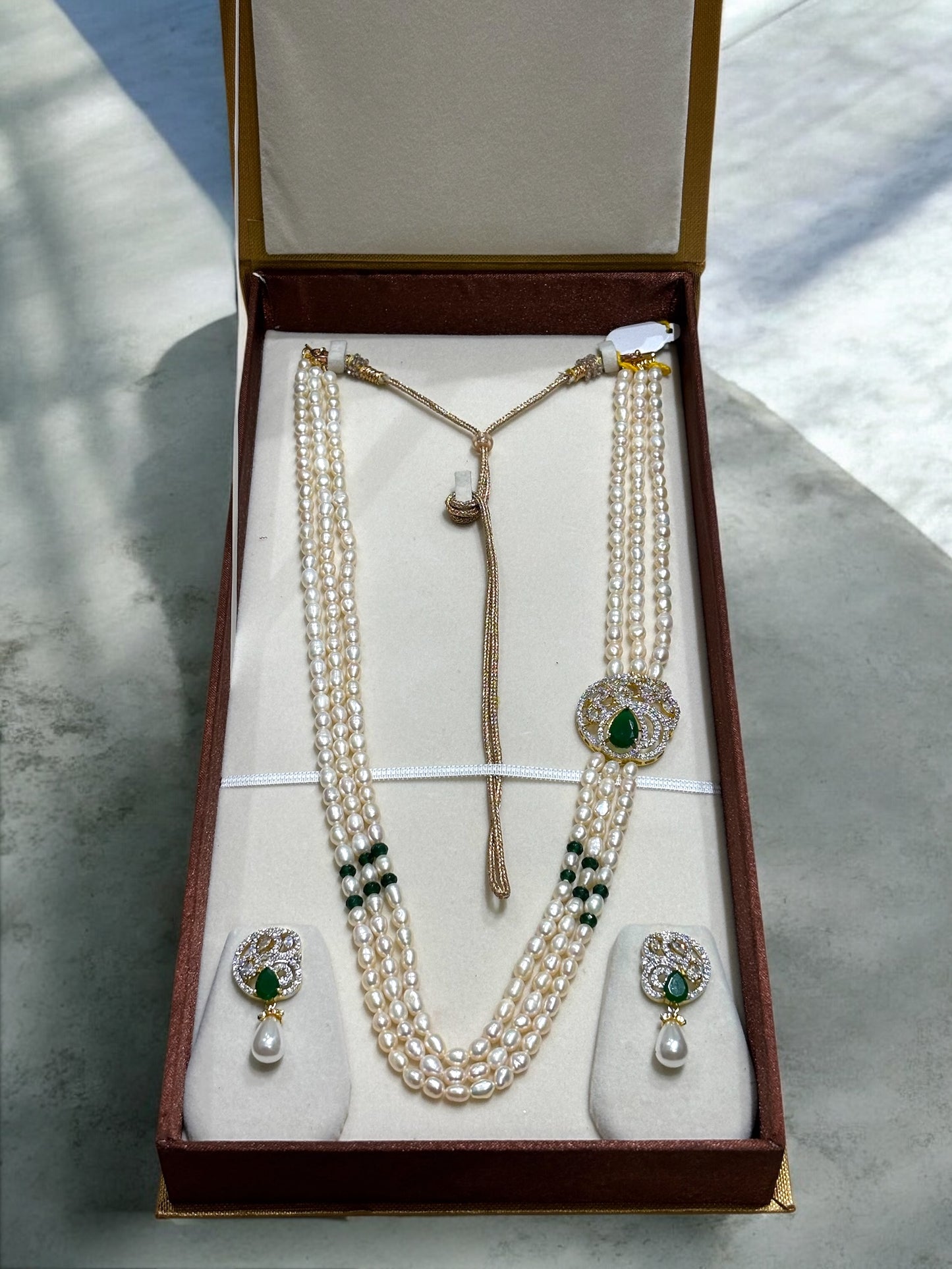Real Pearls Broach Necklace-Three Layer Green Stone Set