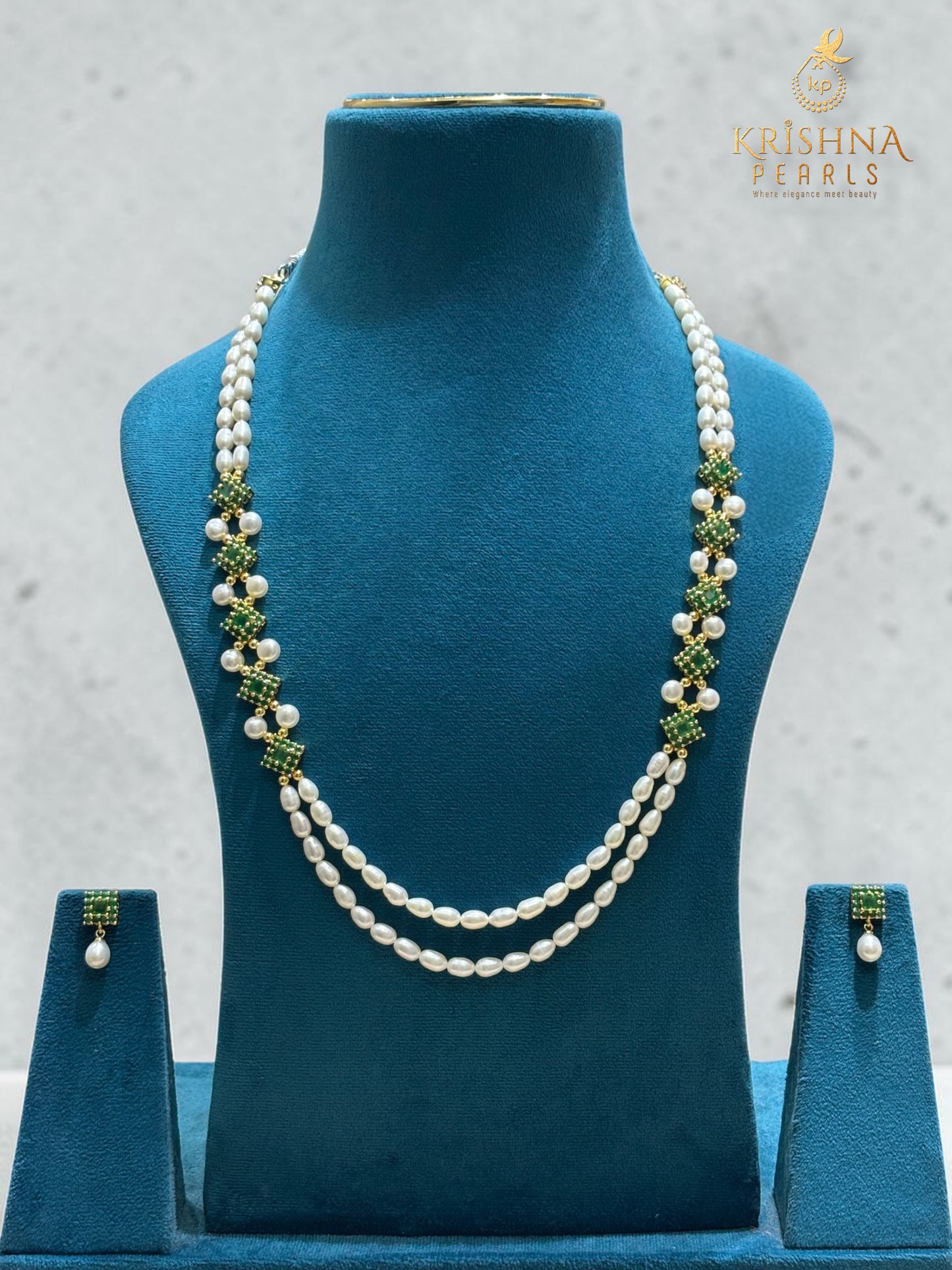 Real Pearls Emerald Studded Broch Set