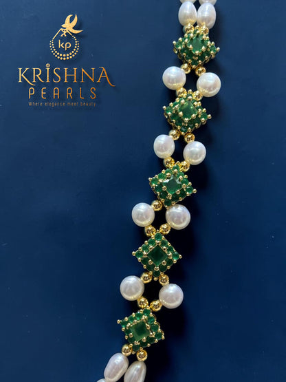 Real Pearls Emerald Studded Broch Set