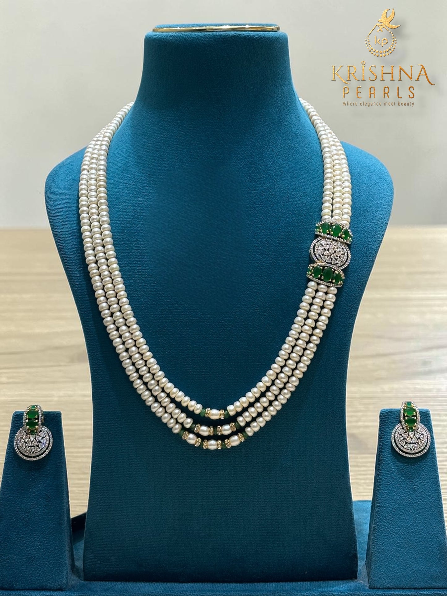 Designer Emerald Studded Three Line Broch Set