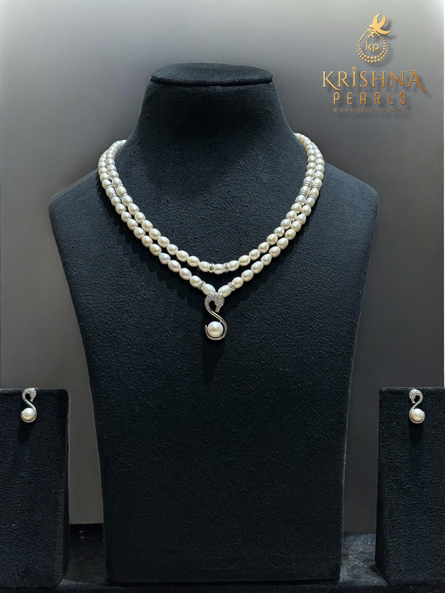 Cute Swan Pendent With Pearls Necklace Set