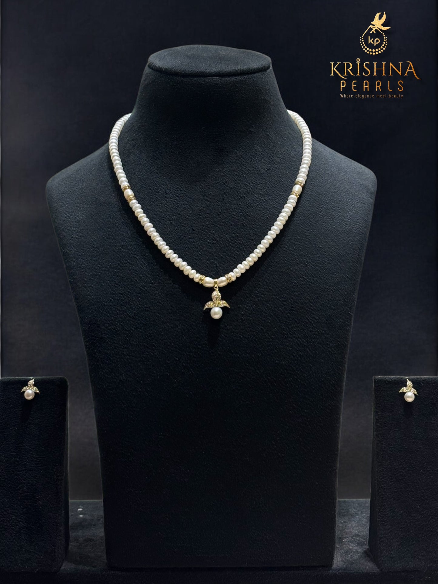 Beautiful Pearl Drop Pendent WIth Pearls Necklace Set