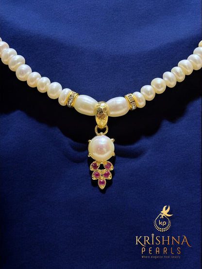 Beautiful Button Pearl Locket Set