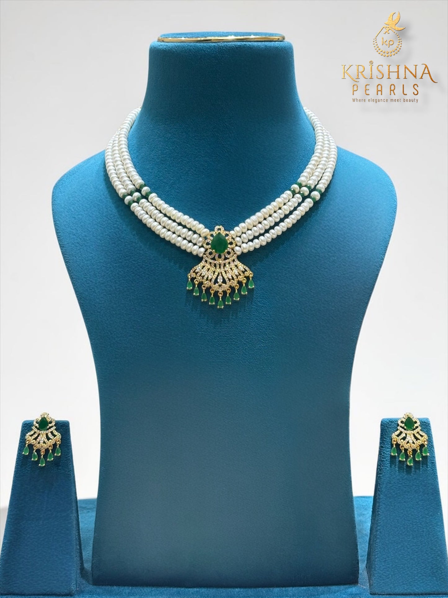 Emerald Empress Pearls Choker Set