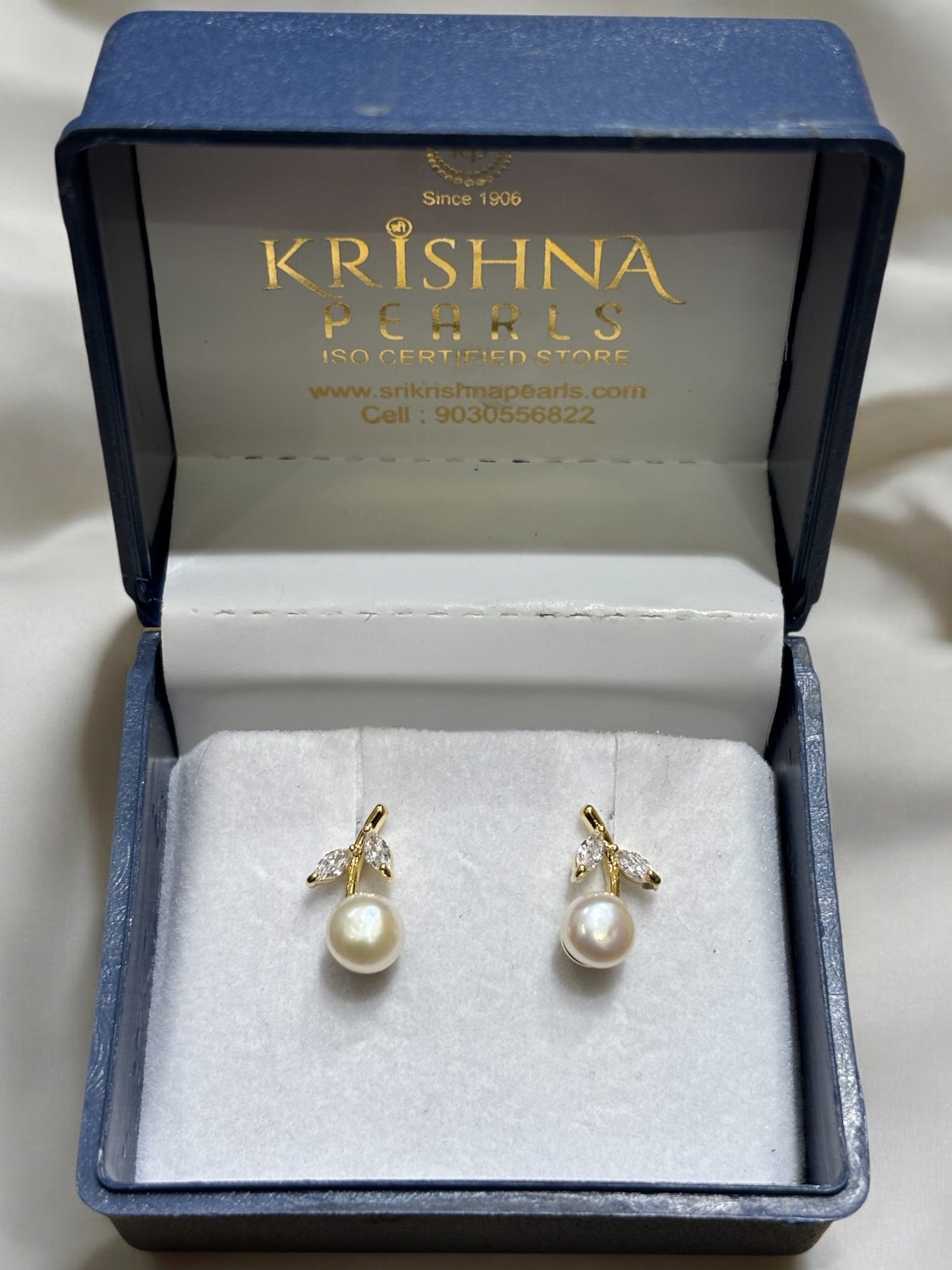 92.5 Post Pin Silver Leaf Pearl Studs