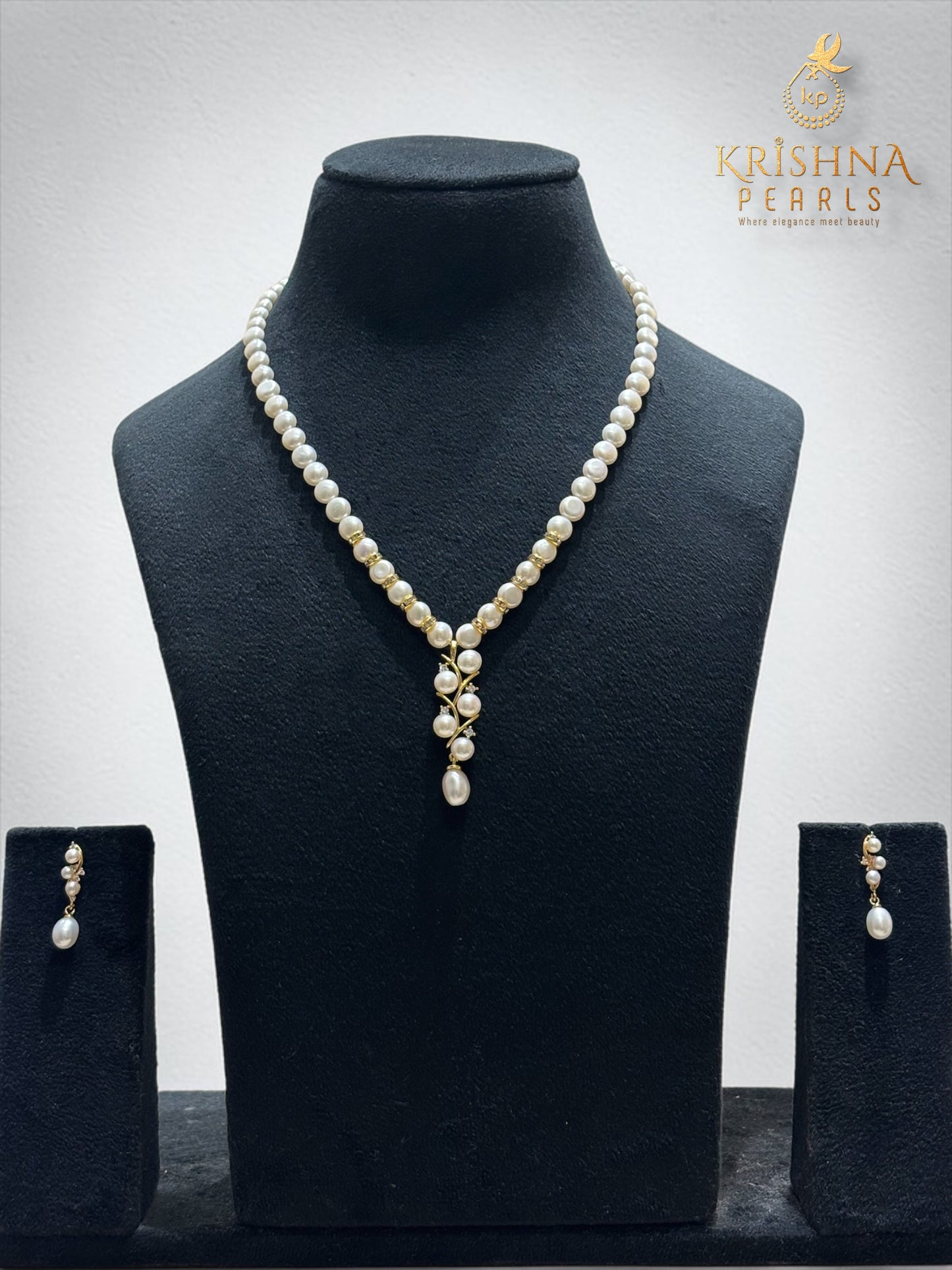 Designer Button Pearls Necklace Set