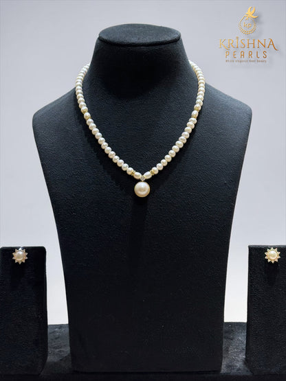 Cute Pearl Studded Necklace Set