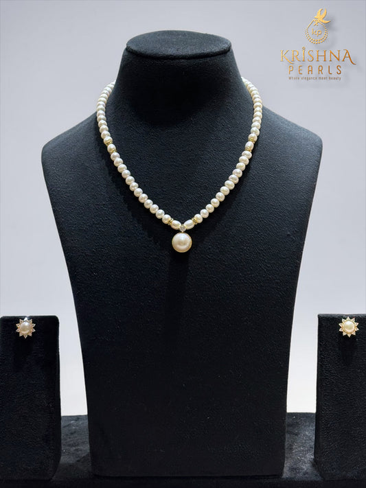 Cute Pearl Studded Necklace Set