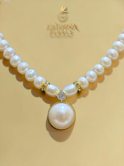 Cute Pearl Studded Necklace Set