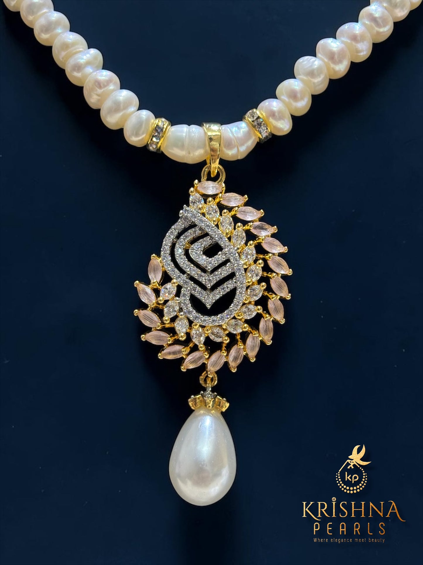 Adorable Green Stones Studded Pearls Necklace Set