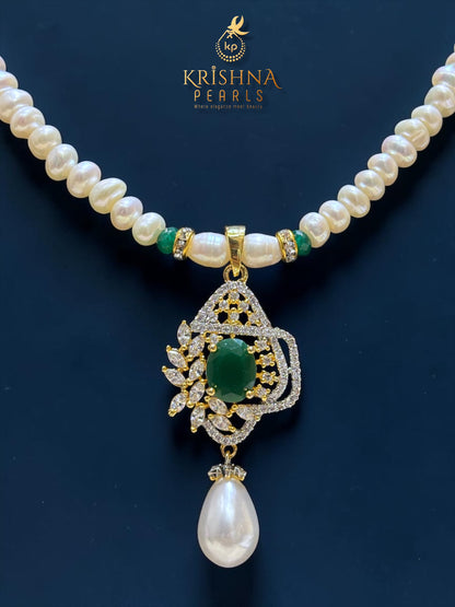 Beautiful Pearl Necklace Set