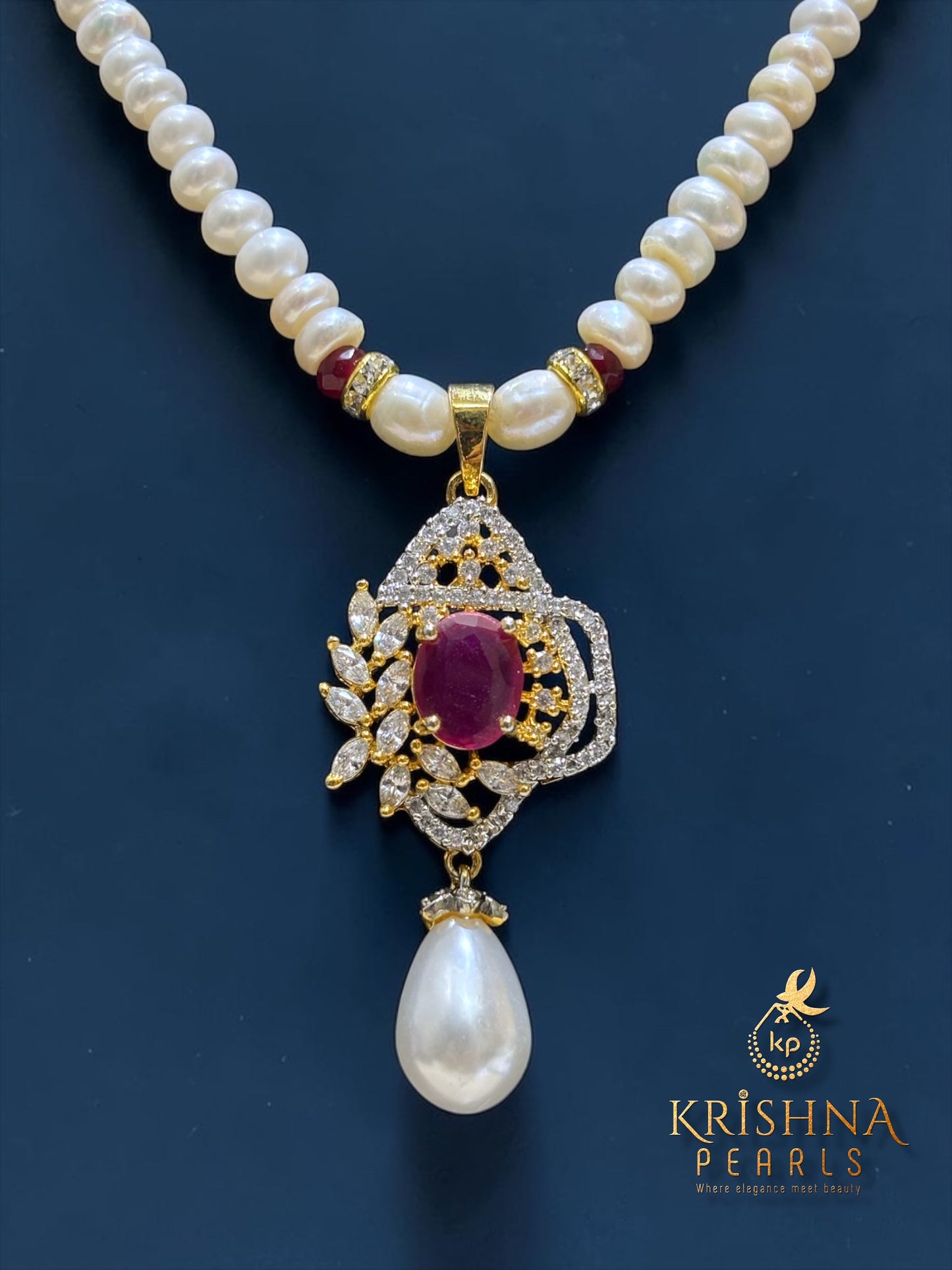 Beautiful Pearl Necklace Set