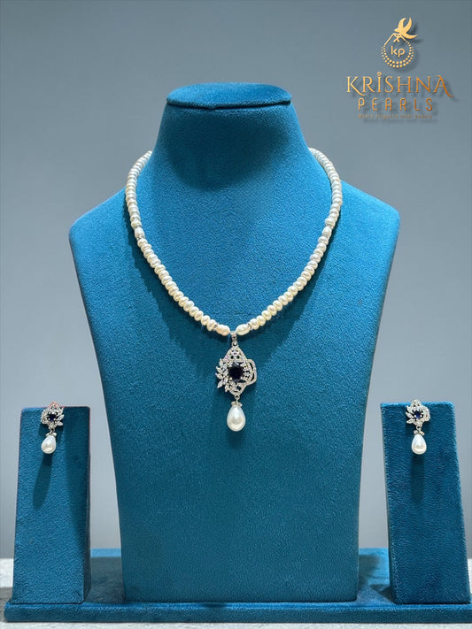 Gorgeous Pearl Necklace Set