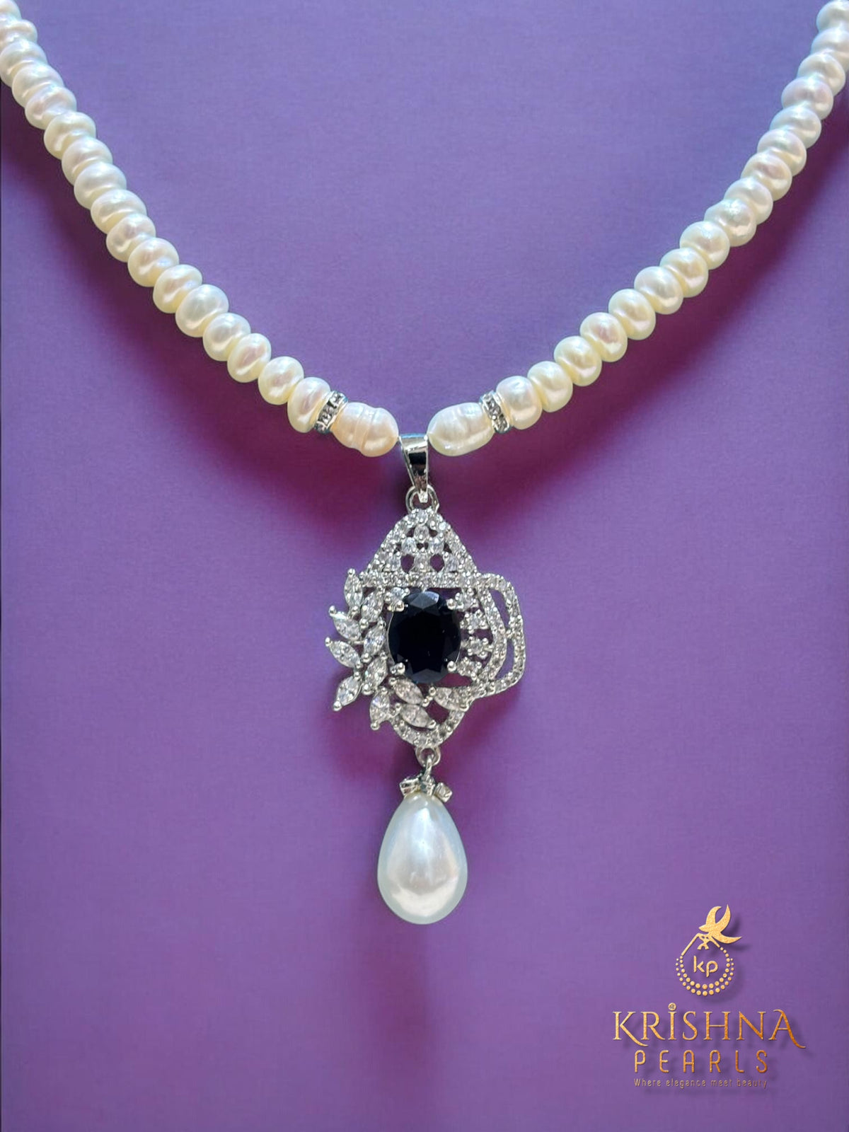 Gorgeous Pearl Necklace Set