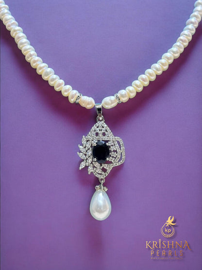 Gorgeous Pearl Necklace Set