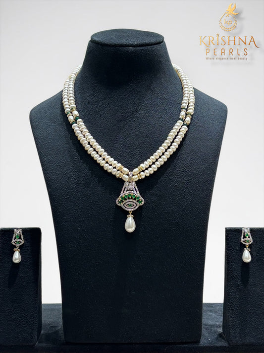 Beautiful Pearls & Emerald Necklace Set