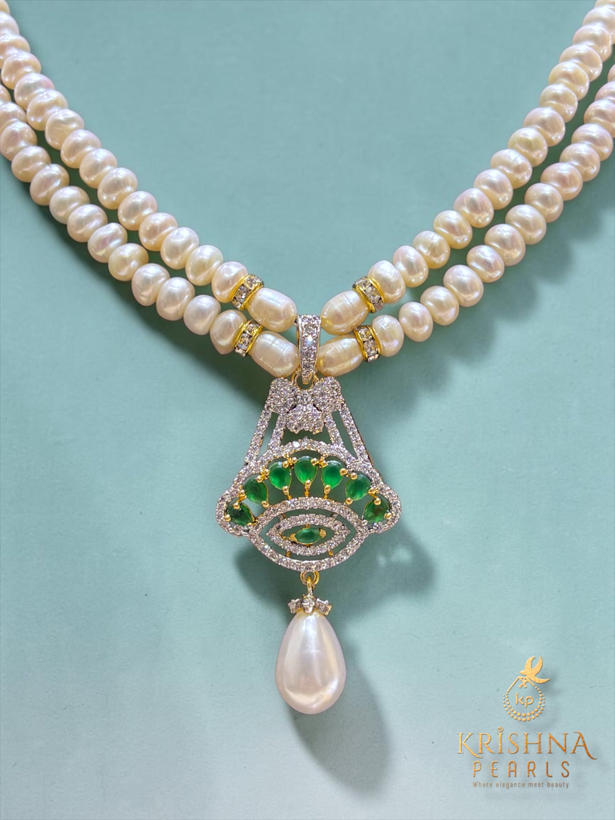 Beautiful Pearls & Emerald Necklace Set