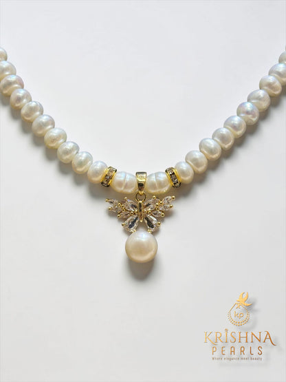 Beautiful Single Layered Butterfly Pendent Set With Adjustable Finger Ring