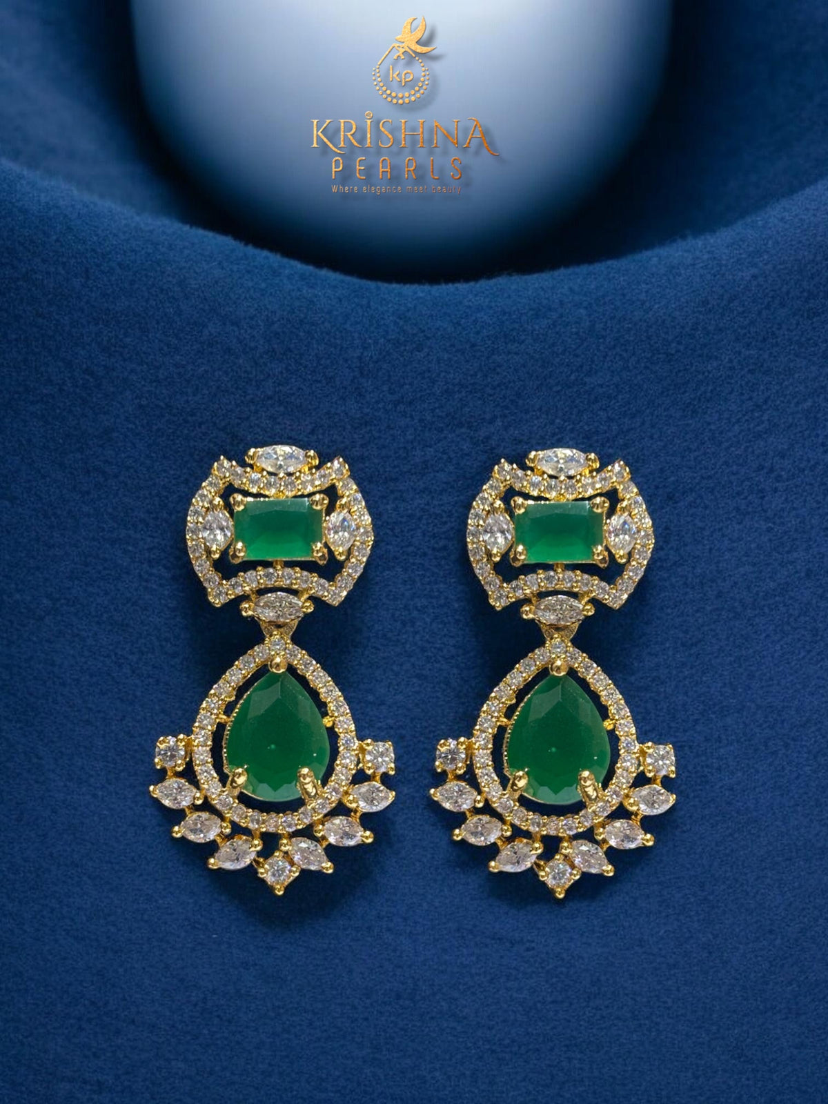 Emerald Blossom Button Pearls Necklace Set