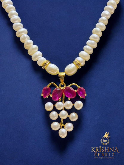 Beautiful Red Stone Studded Pendent With Pearls Necklace Set