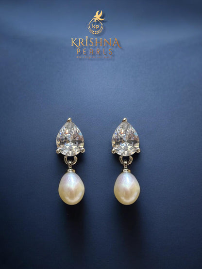 Beautiful White Stone Studded Pendent With Pearls Necklace Set