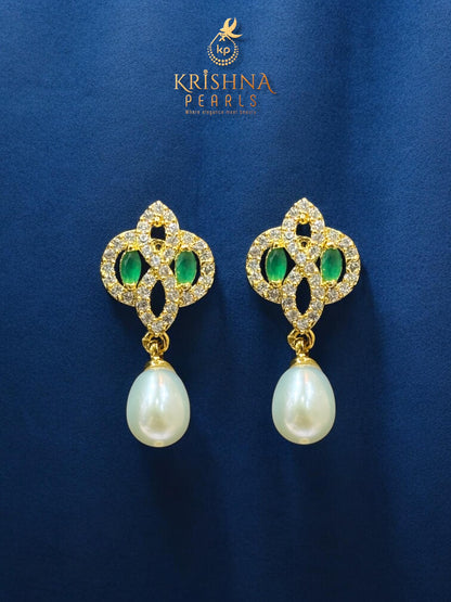 Beautiful Emerald & Pearl Studded Pendant Set