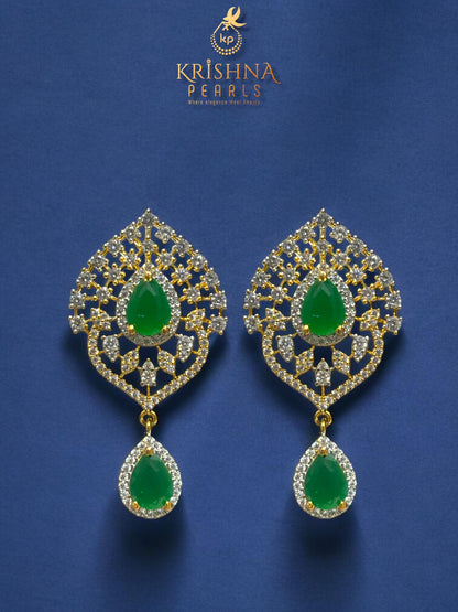 Exclusive Emerald & Pearl Studded Necklace Set
