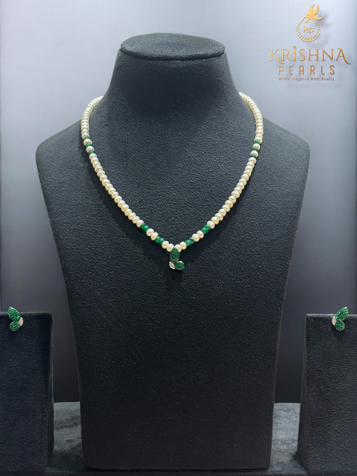 92.5 Silver Emeralds Studded Pearls Necklace Set