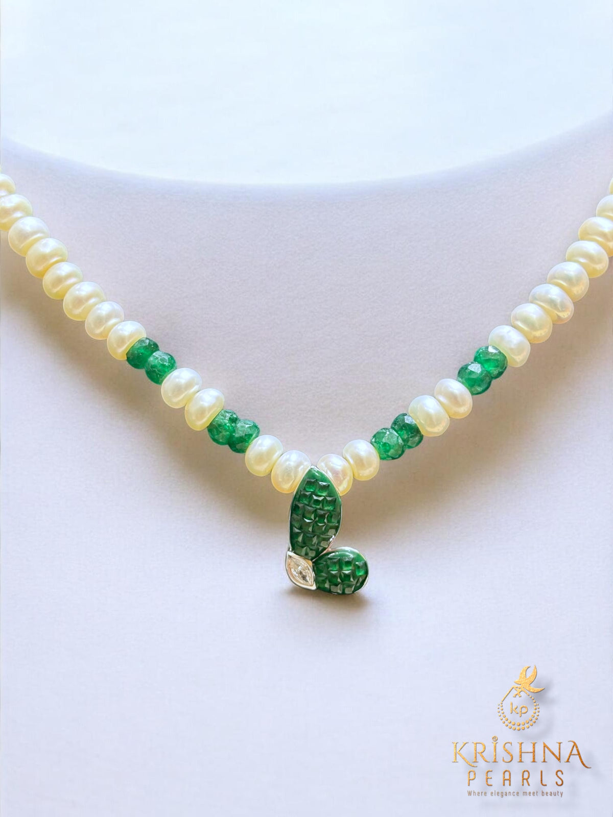 92.5 Silver Emeralds Studded Pearls Necklace Set