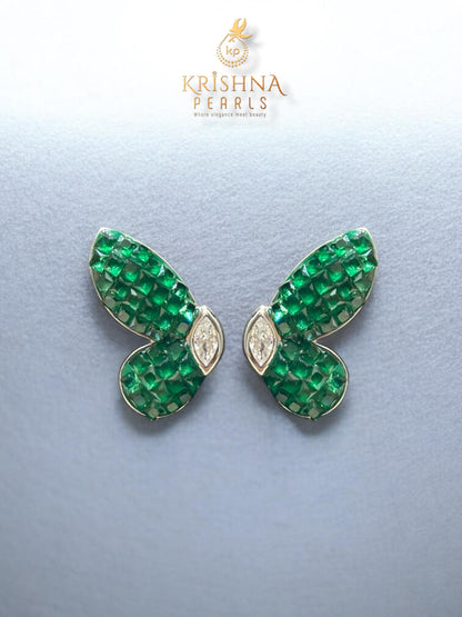 92.5 Silver Emeralds Studded Pearls Necklace Set