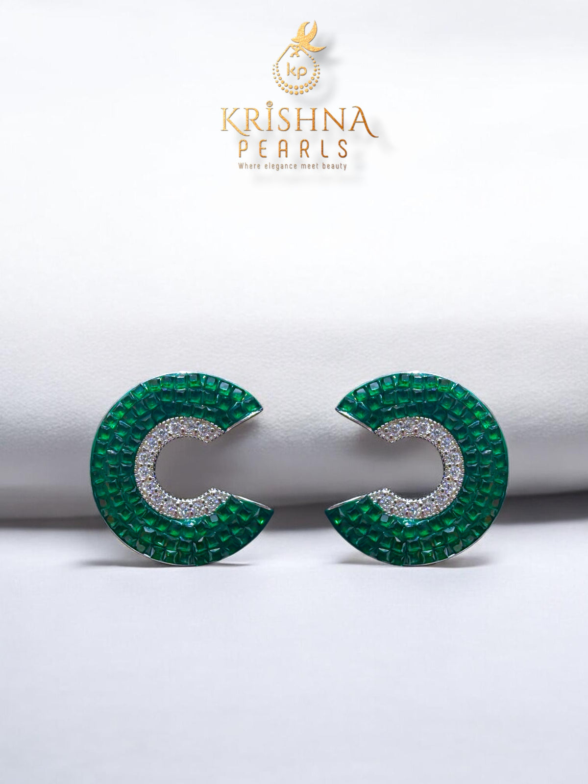 92.5 Silver Emerald Studded Pearls Double Layer Necklace Set