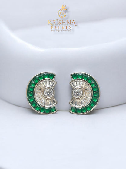 92.5 Silver Emerald Studded Round Pearls Necklace Set