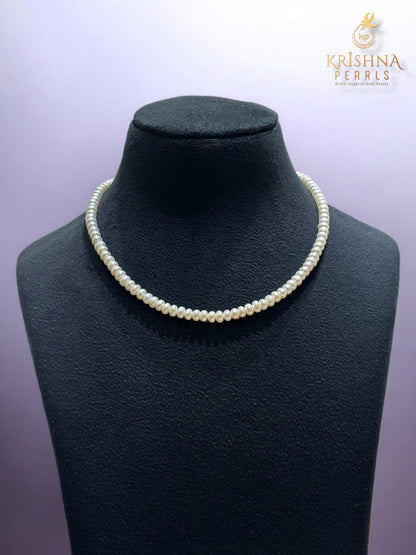 92.5 Silver Emerald Studded Pearls Necklace Set