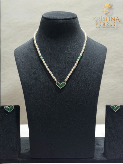 92.5 Silver Emeralds Studded Pearls Necklace Set