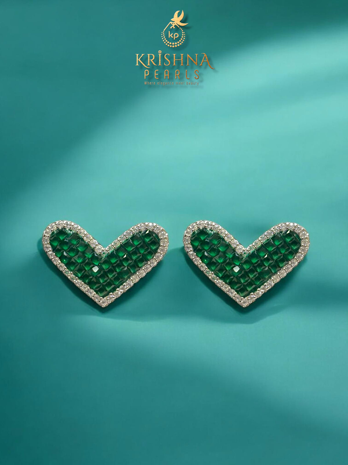92.5 Silver Emeralds Studded Pearls Necklace Set