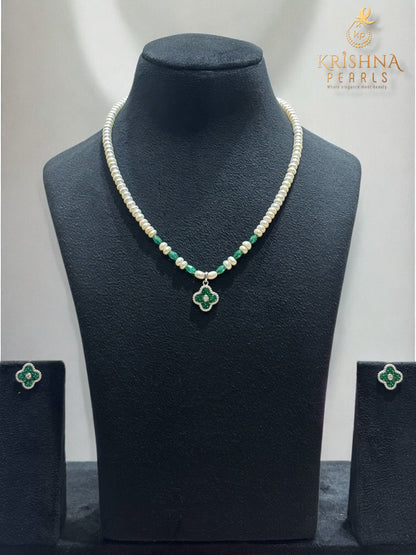 92.5 Silver Clover Emerald Studded Necklace Set