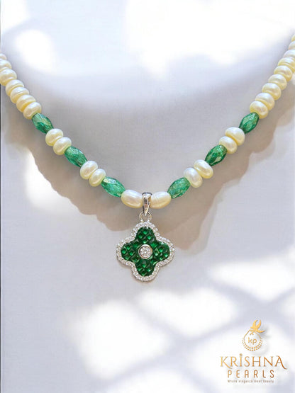 92.5 Silver Clover Emerald Studded Necklace Set