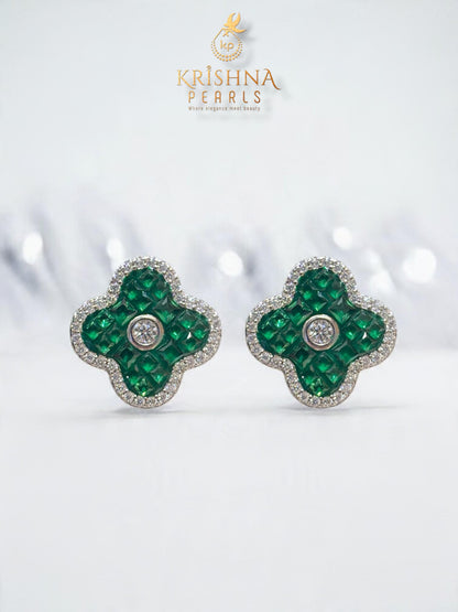 92.5 Silver Clover Emerald Studded Necklace Set