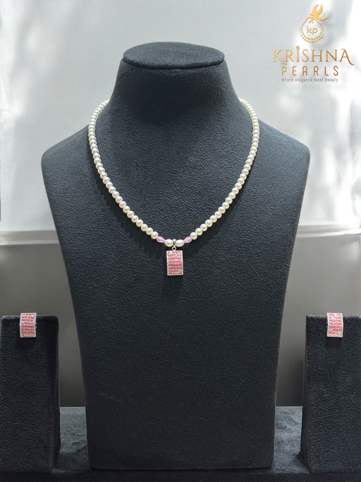 92.5 Silver Rose Quartz Studded Round Pearls Necklace Set