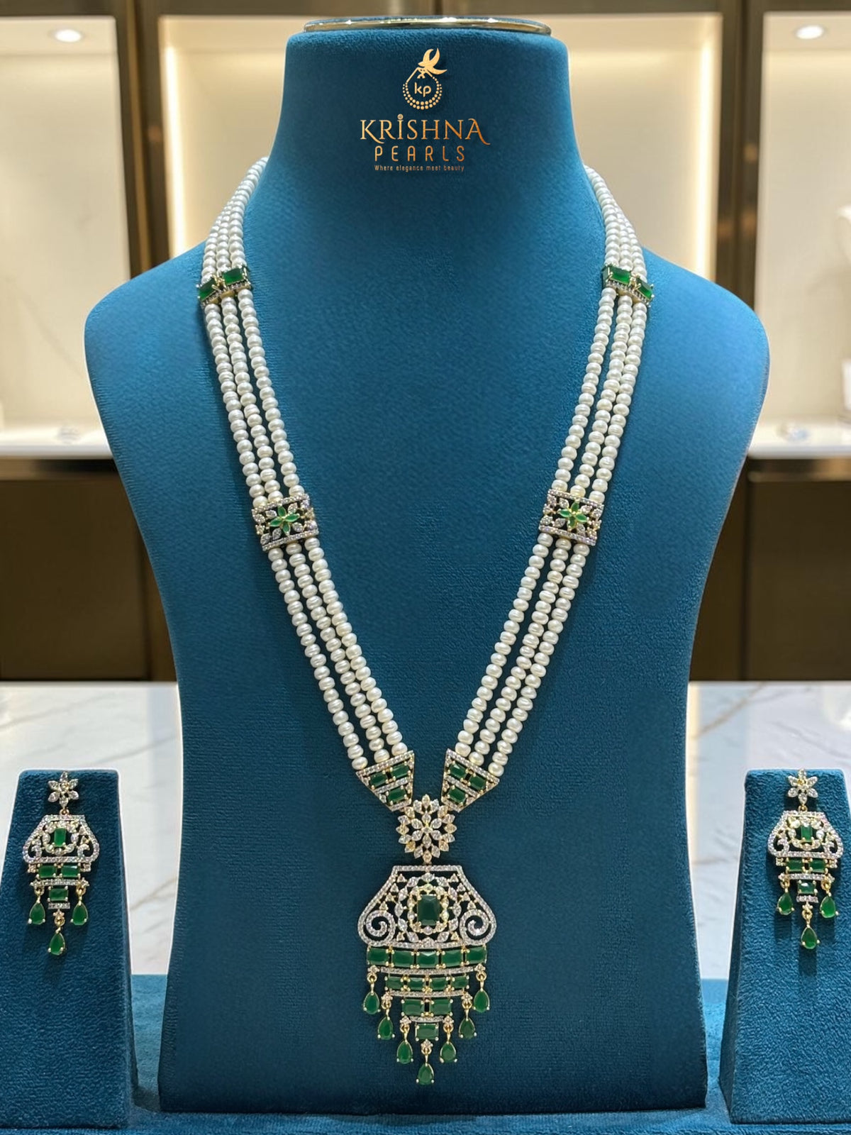 Elegant Emeralds Studded Three Layers Pearls Rani Haar Set