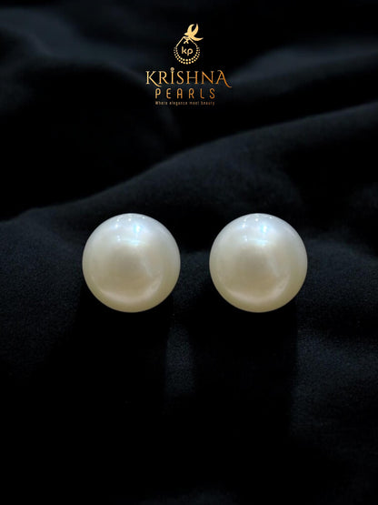 Classy White Button Pearls Necklace Set AAA Quality