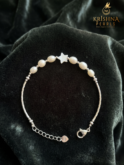 Stylish Starlight Pearl Bracelet