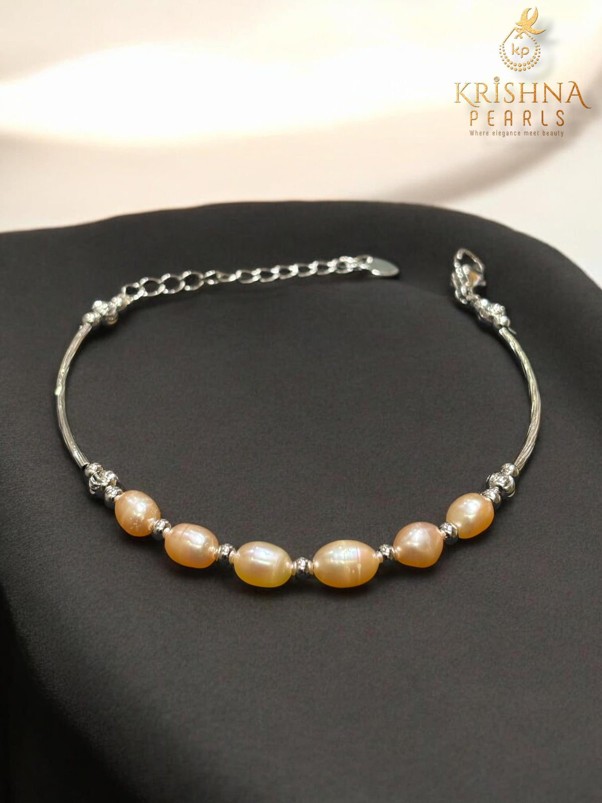 Beautiful Peach Pink Pearls Beacelet