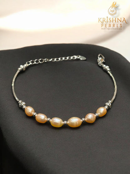 Beautiful Peach Pink Pearls Beacelet