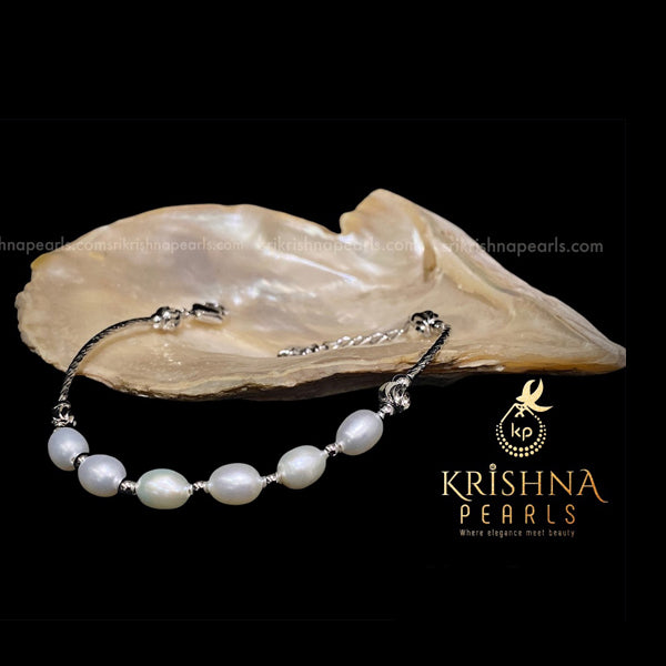 Fancy Pearl Bracelet