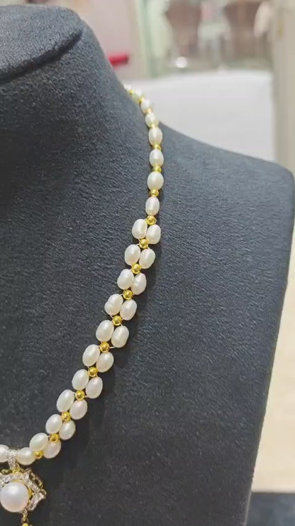 Adorable Pendent With Pearls Necklace Set